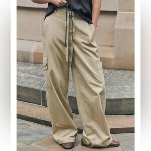 ZARA Volume Cargo Pants Light Khaki Size XS NWT